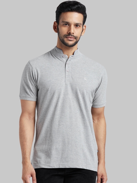 

Parx Men Grey Solid Mandarin Collar T-shirt