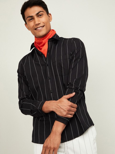 

Bossini Men Black Regular Fit Striped Casual Shirt