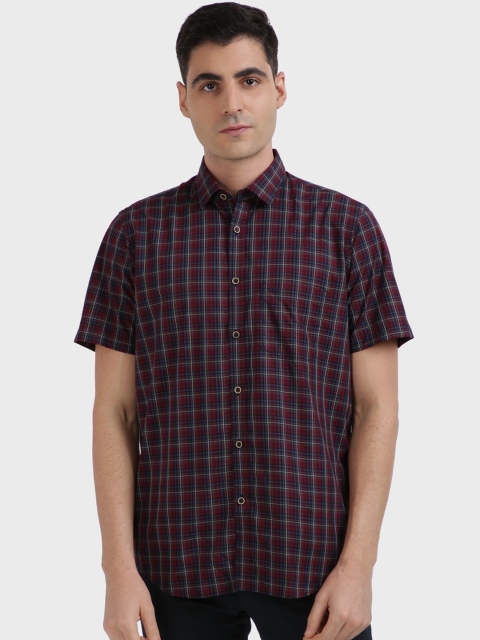 

ColorPlus Men Maroon Tailored Fit Checked Casual Shirt