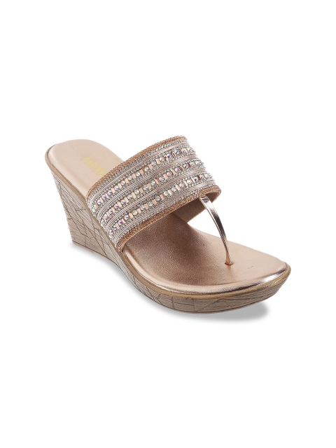

Metro Women Beige Woven Design Sandals