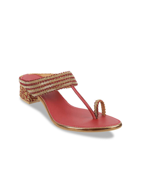 

Metro Women Maroon Textured Heels