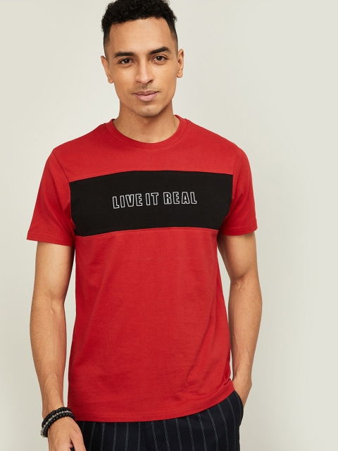 

Bossini Men Red Printed Slim Fit Round Neck T-shirt