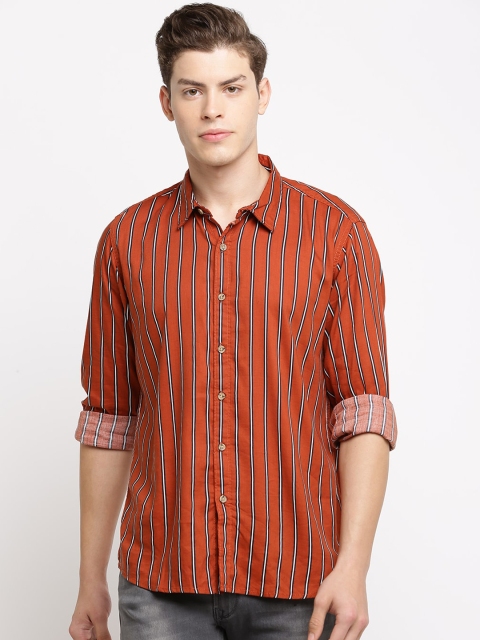 

Pepe Jeans Men Brown & White Regular Fit Checked Casual Shirt