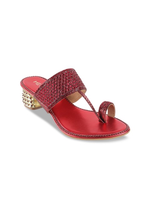 

Metro Women Maroon Textured Sandals
