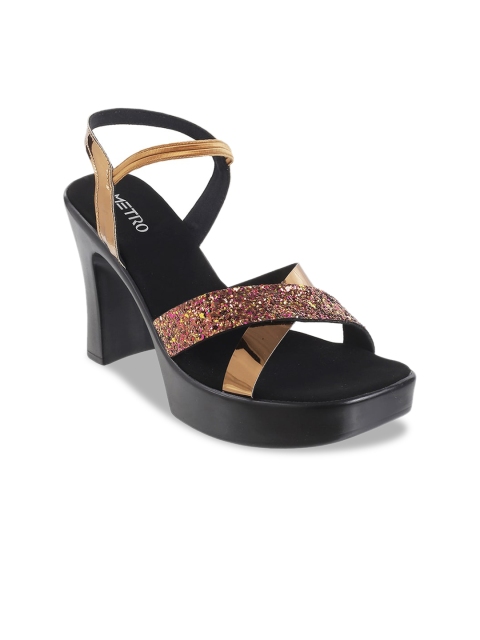 

Metro Women Gold-Toned & Black Woven Design Sandals
