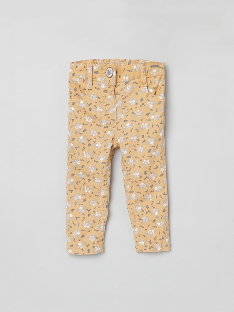 

max Girls Yellow Regular Fit Printed Regular Trousers