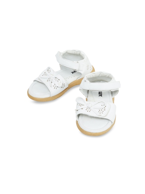 

max Girls White Solid PU Open Toe Flats
