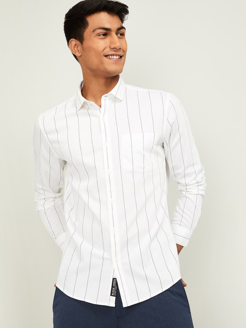 

Bossini Men White & Black Regular Fit Striped Casual Shirt