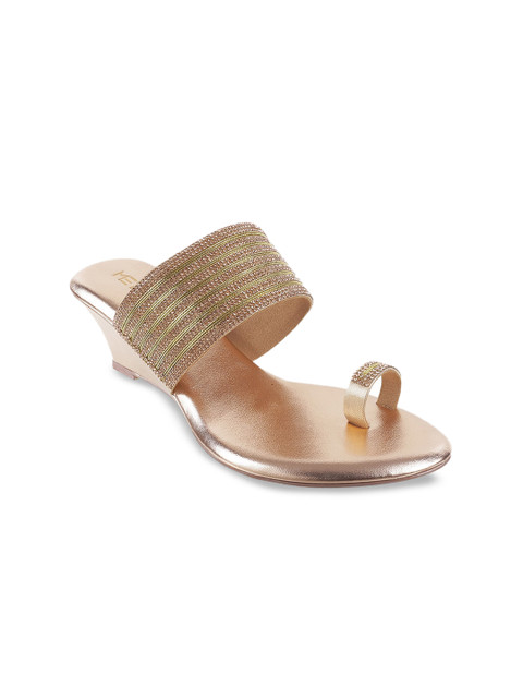 

Metro Women Beige Woven Design Sandals