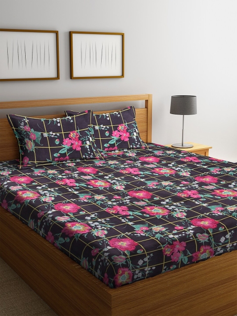 

NEUDIS Black & Pink Floral Printed 1 King Bedsheet With 2 Pillow Covers