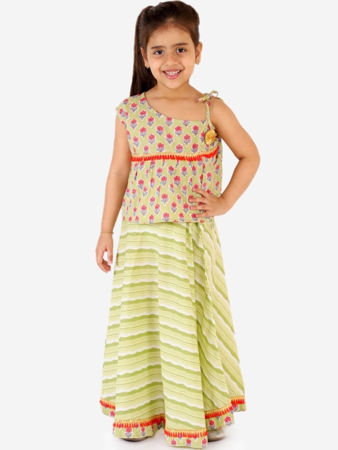 

Chipbeys Girls Green & Red Printed Lehenga Choli