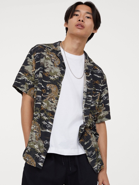 

H&M Men Black & Beige Patterned Resort Shirt