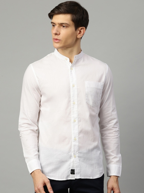 

Matinique Men White Regular Fit Solid Casual Shirt