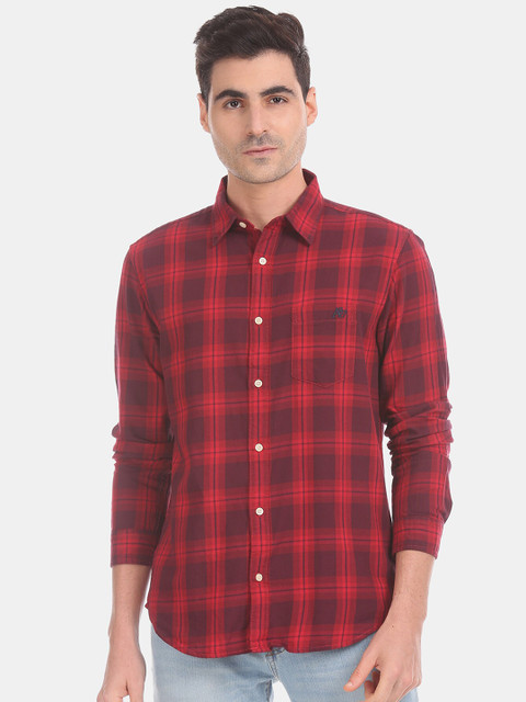 

Aeropostale Men Red Regular Fit Checked Casual Shirt