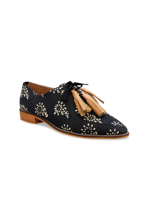 

Kanvas Women Black & Yellow Printed Tasselled Derbys