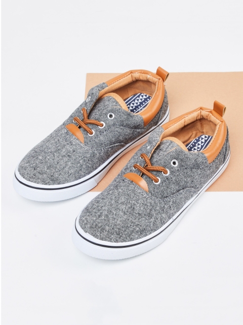 

max Boys Grey Sneakers