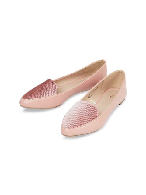 

max Women Pink Loafers