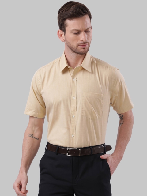 

Next Look Men Beige Regular Fit Solid Casual Shirt