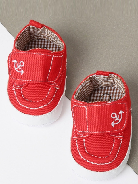 

max Boys Red Sneakers