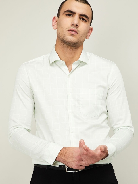 

CODE by Lifestyle Men Green & White Slim Fit Checked Casual Shirt