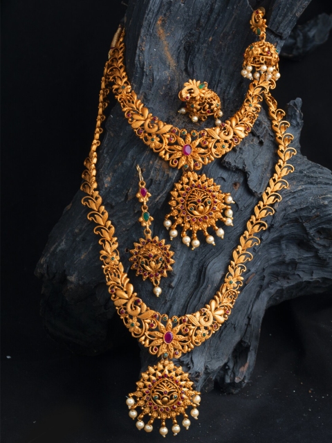 

Alankruthi Women Gold-Plated Pink & Green Stone-Studded Sustainable Jewellery Set