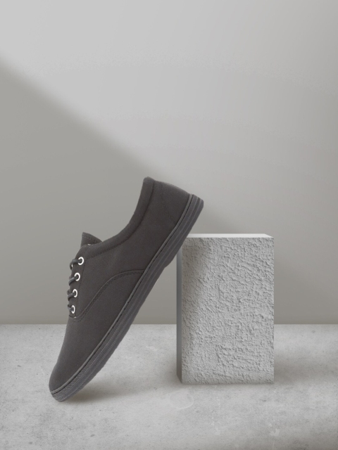 

shoexpress Women Black Solid Oxfords