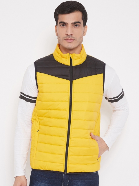 

Athleto Men Yellow Colourblocked Lightweight Puffer Jacket
