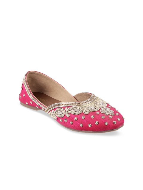 

Metro Women Pink Woven Design Ballerinas