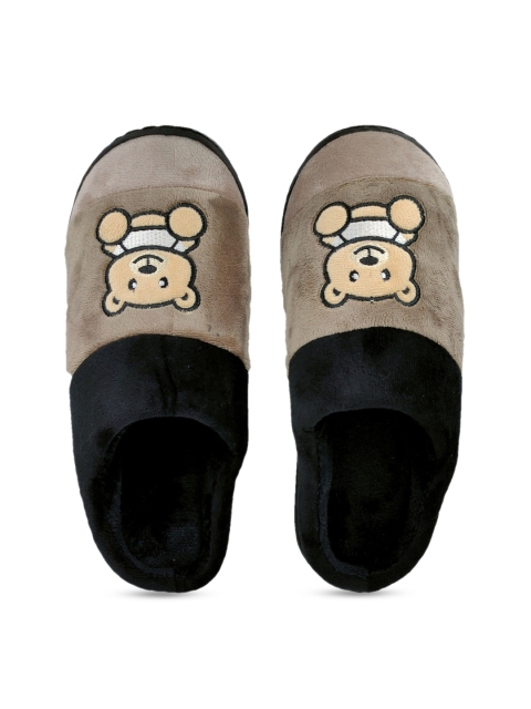 

Pampy Angel Men Brown & Black Printed Room Slippers