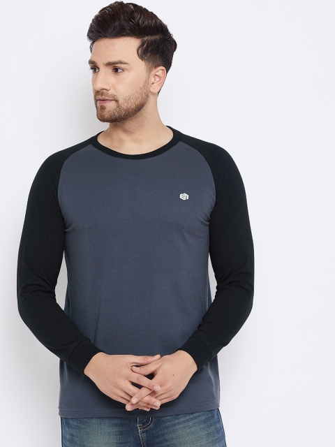 

Bishop Cotton Men Grey Colourblocked Round Neck T-shirt
