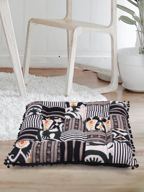

Tistabene Black & White Printed Patchwork Squared-Shaped Gaddi