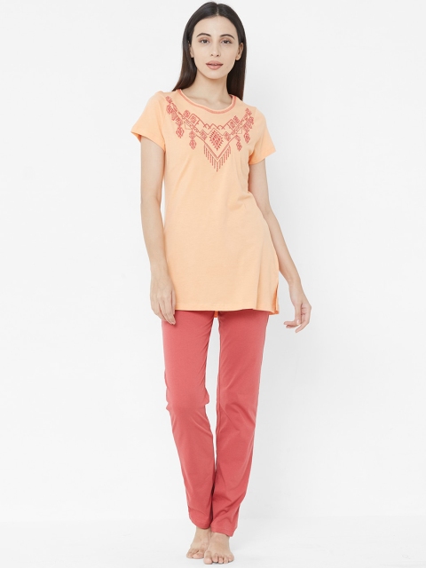 

Sweet Dreams Women Peach-Coloured & Pink Solid Night suit