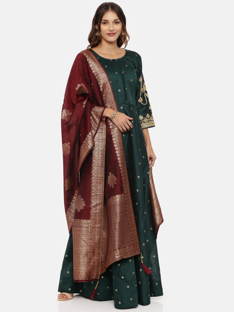 

Neerus Women Green Printed Kurti with Churidar & Dupatta