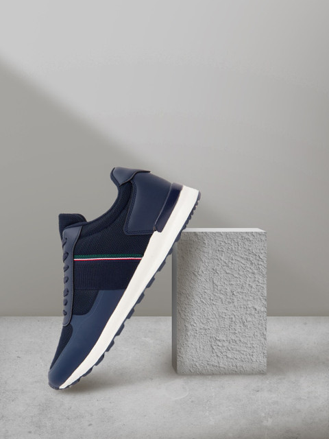 

shoexpress Men Navy Blue Colourblocked Sneakers