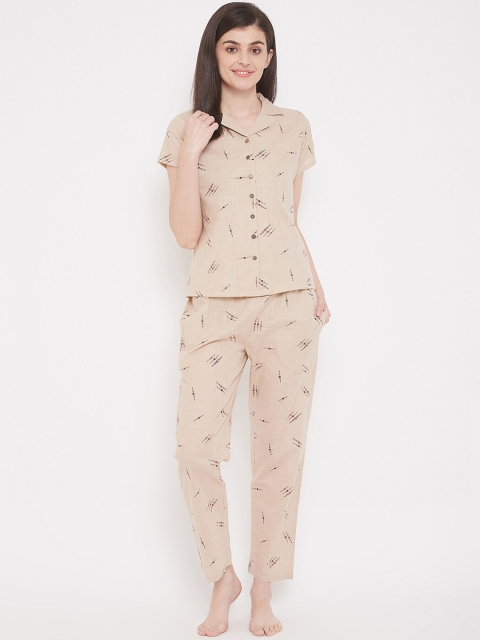 

Clovia Women Beige Printed Night suit