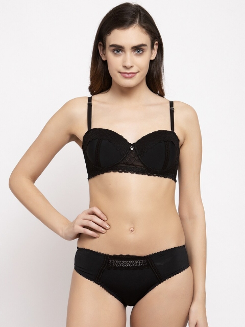 

MAKCLAN Women Black Self-Design Lace Lingerie Set K22013