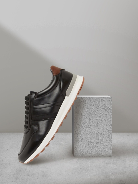 

shoexpress Men Black Sneakers