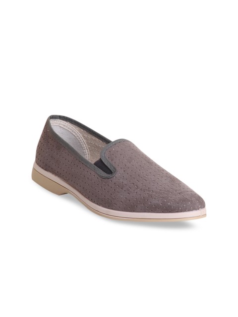 

SCENTRA Women Brown Slip-On Sneakers