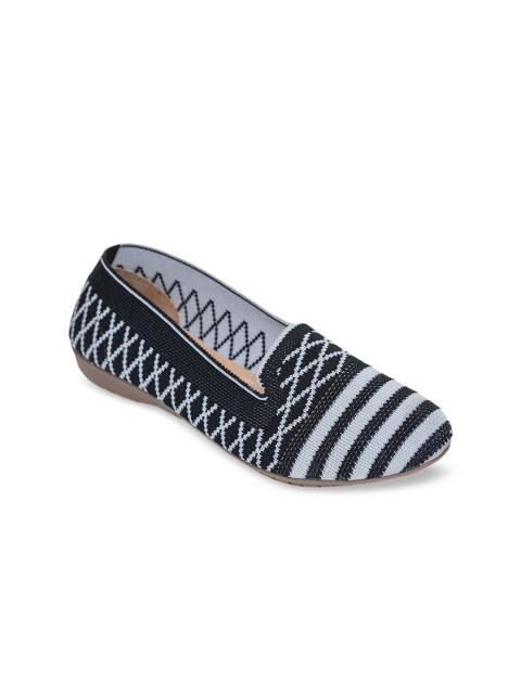 

TRASE Women Black Woven Design Ballerinas