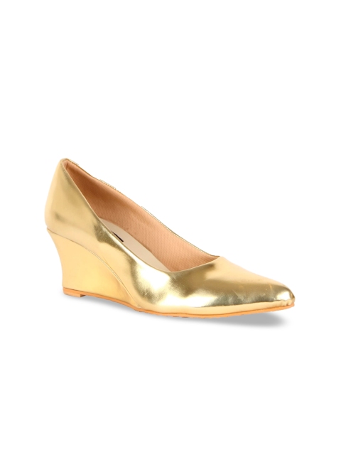 

Kraft Cellar Women Gold-Toned Solid Pumps
