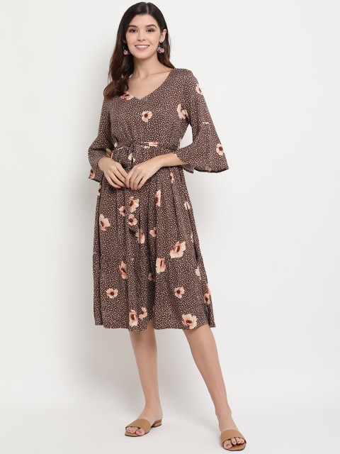 

THREAD MUSTER Women Brown & Peach-Coloured Floral Printed Fit and Flare Dress