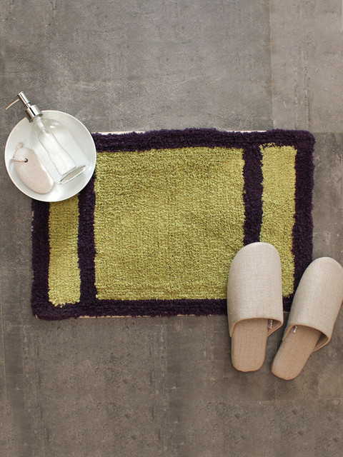 

House This Green & Purple Solid 110 GSM Cotton Bath Rug