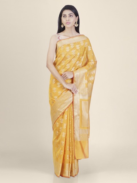 

Shruti and Mangaaysh Yellow & Gold-Coloured Silk Blend Handloom Banarasi Saree