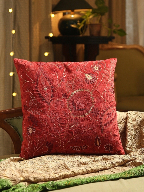 

Amoliconcepts Burgundy & Gold-Coloured Embroidered Velvet Square Cushion Cover