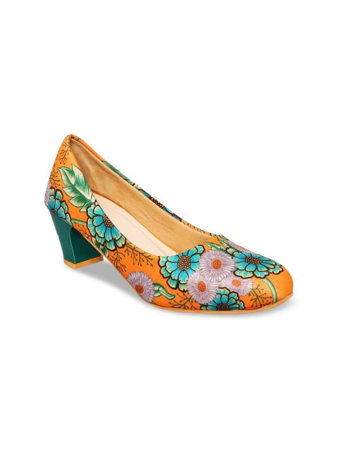 

Kanvas Women Multicoloured Printed Pumps, Multi
