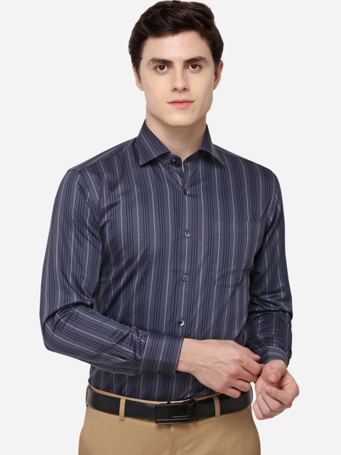 

METAL Men Grey Slim Fit Striped Casual Shirt
