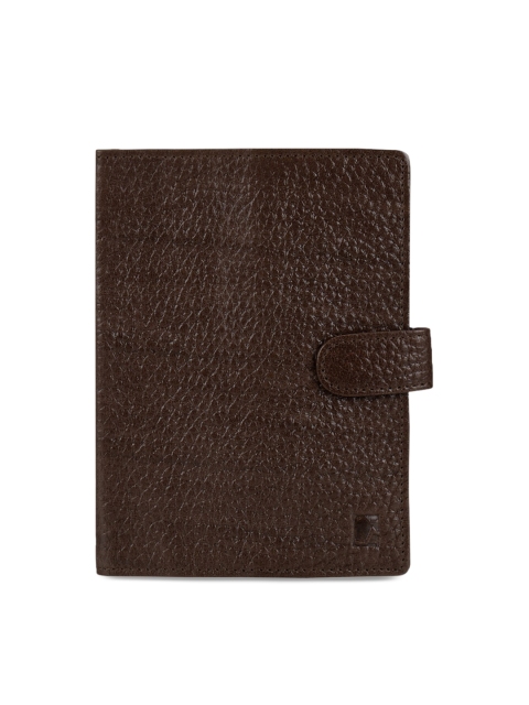 

Da Milano Men Brown Textured Passport Holder
