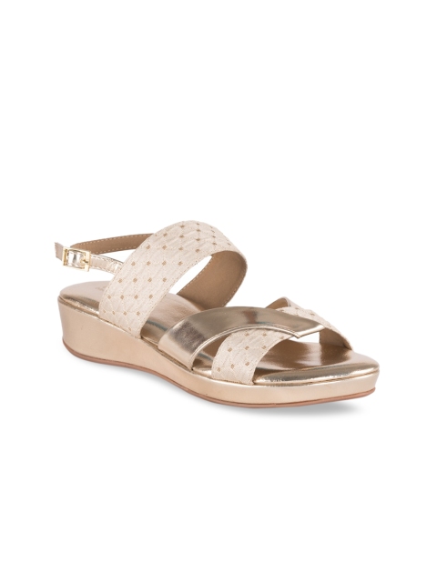 

Kraft Cellar Women Gold-Toned Solid Pumps