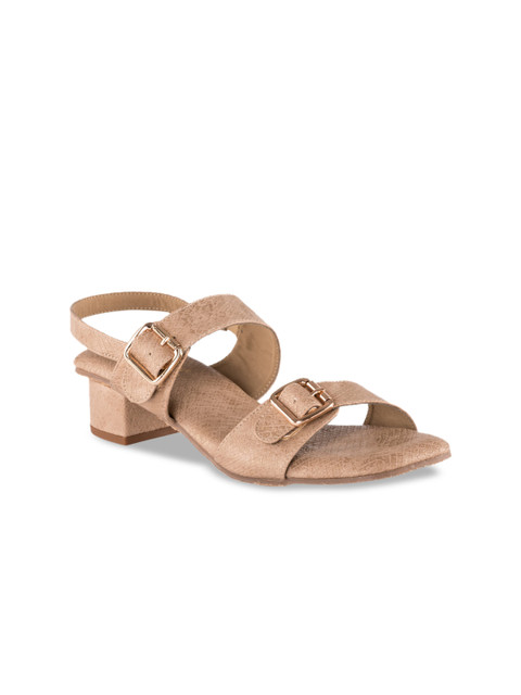 

Kraft Cellar Women Peach-Coloured Printed Sandals