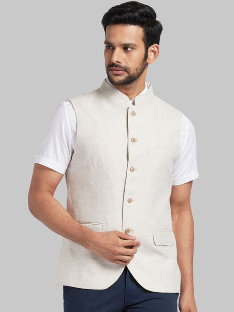 

Parx Men Beige Solid Woven Waistcoat